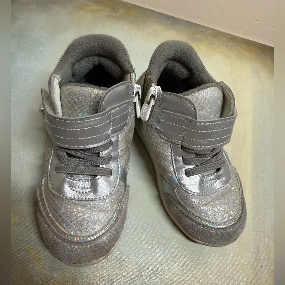 Lot two pairs Toddler shoes size 8